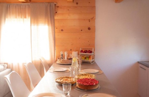 Canton 10 House | Brvnara podno Dinare