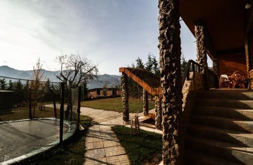 Bistrita Bargaului Ski Chalet | Cabana Colibita malul lacului