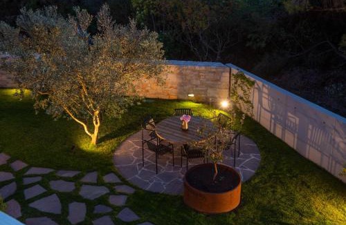 Fazana Villa | Casa Arbor Blanco in Fažana with heated pool, sauna & sea view only 500 meters from the beach