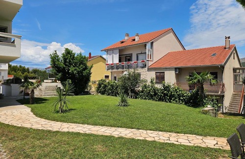 Kamen House | Casa Carmel