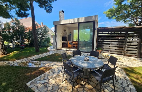 Kamen House | Casa Carmel