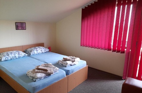Varmaga House | Casa cu flori
