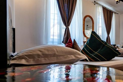 Sighisoara House | Casa Cu Usi - House of Doors