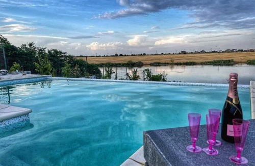 Balotesti Villa | Casa de la Lac