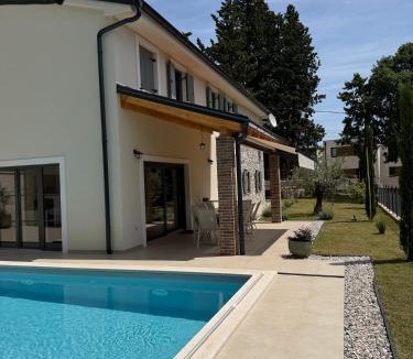 Opric Villa | Casa Eva Heated pool