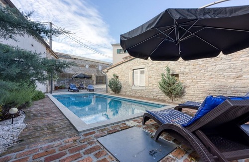 Heki House | Casa Gustinka with Private pool