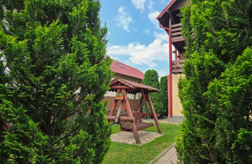 Albestii Paminteni House | Casa Leu