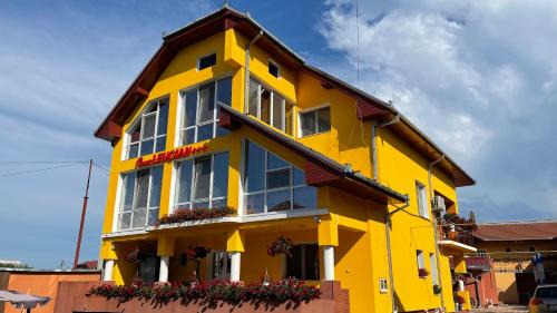 Deva House | Casa Leucian