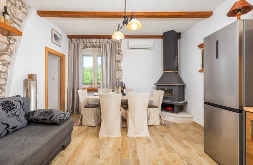 Kunj Villa | Casa Marilu - Nature Escape in a charming holiday house with private Pool & kids’ playground, ideal for families