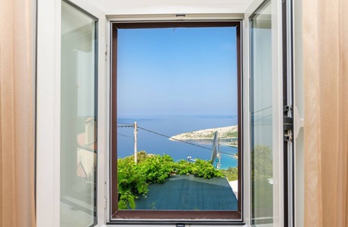 Ustrine Cabin | Casa Nori kuća u selu Ustrine na otoku Cresu s prekrasnim pogledom na more.