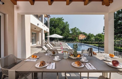 Presika Villa | Casa Olé 4 Bedroom Villa & Pool