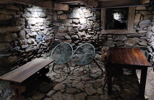 Lelese House | Casa Padureana - Log House from 1860