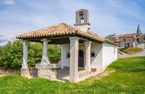 Draguc House | Casa Stella is in a small and quiet village Draguc in the middle of Istria