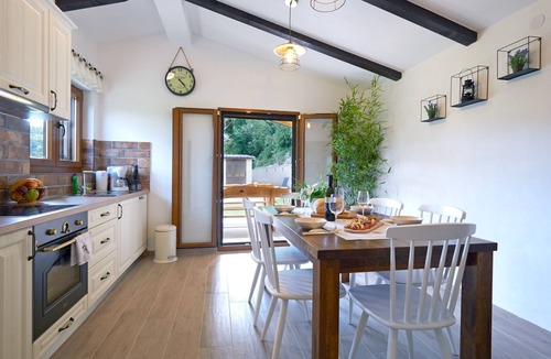 Buzet House | Casa Valla - Two Bedroom Holiday Home with Pool