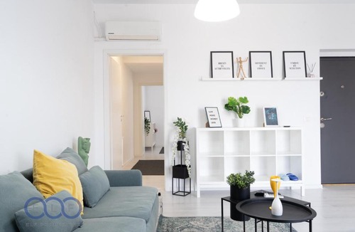 Voluntari Apartment | Cazare Voluntari Elf Crib 4 Full Villa - 3 Flats 9 Guests - Groups