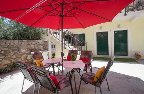 Split House | Central Old Town Rooms