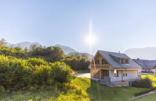Ribcev Laz Villa | Chalet Bohinj Bliss Wellness and view of Triglav