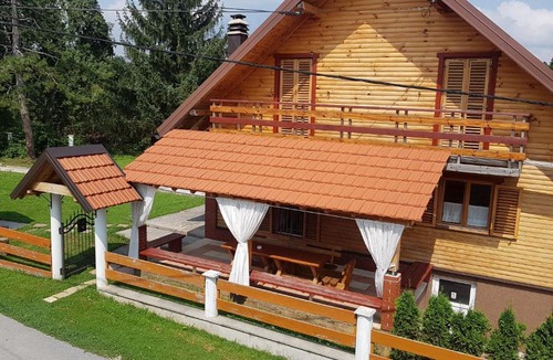 Gornje Dubrave Ski Chalet | Chalet Villa Rebeka