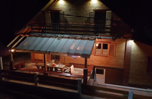 Gornje Dubrave Ski Chalet | Chalet Villa Rebeka