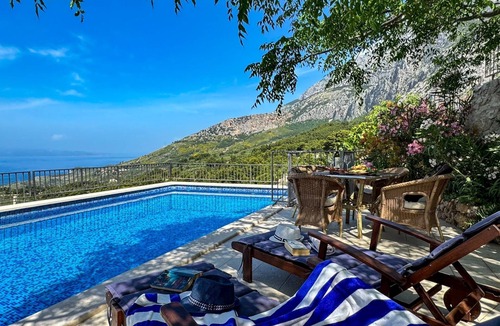 Tucepi House | Charmantes Steinhaus mit Pool und Meerblick by Interhome
