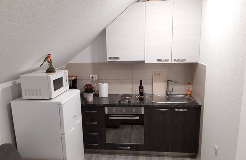 Irinovac Apartment | Charming 2-bedroom apartment 2 with WiFi, AC in delightful Plitvice Lakes