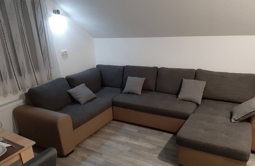 Irinovac Apartment | Charming 2-bedroom apartment 2 with WiFi, AC in delightful Plitvice Lakes