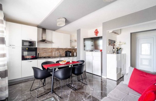 Gornji Karin Apartment | Charming 2-bedroom apartment with stunning sea view, in beautiful Gornji Karin