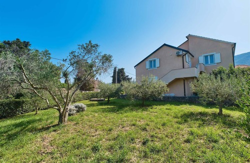 Nerezine Apartment | Charming 2-Bedrooms Apartment in Nerezine