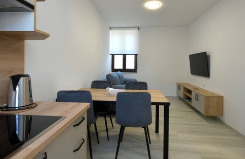 Solkan Apartment | Charming 37 m² 1-Bedroom Apartment with AC & Wi-Fi in Solkan