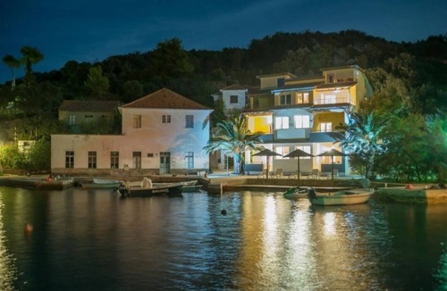Savar Apartment | Charming apartment near Crystal Clear sea