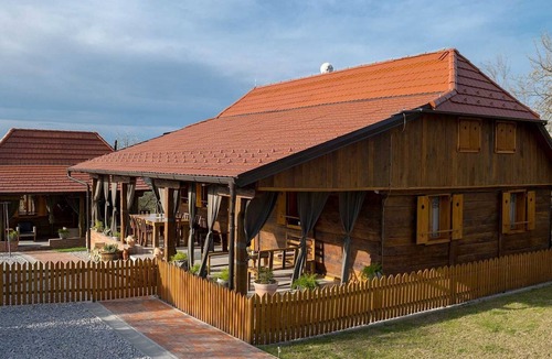 Sveti Juraj na Bregu Villa | Charming eco-rural holiday home in Lopatinec