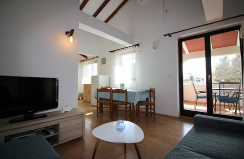 Brulo Apartment | Charming flat with private balcony, private parking, WiFi and only 700 metres to the beach
