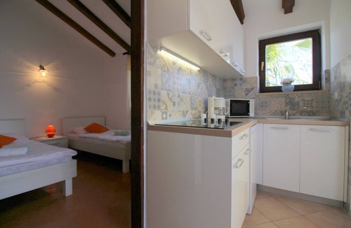 Brulo Apartment | Charming flat with private balcony, private parking, WiFi and only 700 metres to the beach