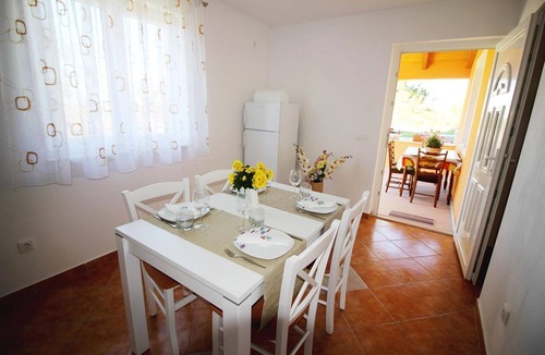 Fuskulin House | Charming holiday home with sea view, 2 bicycles, barbecue, deckchair, private balcony