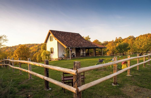 Sibinj House | Charming home with terrace and BBQ in peaceful Slavonian countryside.