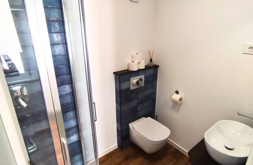 Izola Apartment | Charming Izola Studio – Walk to Sea, Cafés & Marina