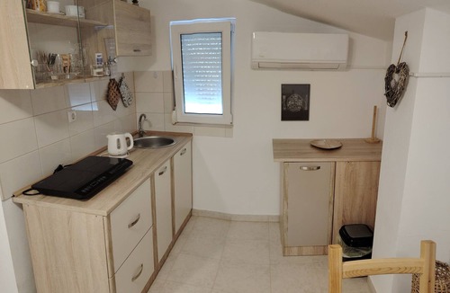 Molat House | Charming Studio apartment in the port of Molat