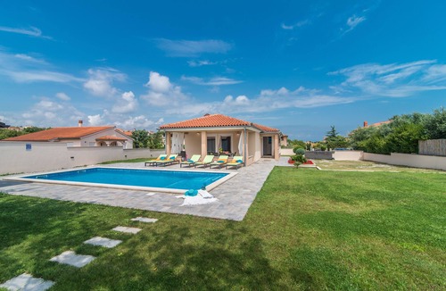 Liznjan Villa | Charming Villa Amalia near the beach with private pool.