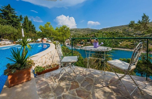 Bobovisca Villa | Charming Villa Anna with pool, beautiful garden and amazing views