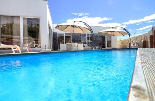 Kanfanar Villa | Charming villa Darte with private pool near Rovinj, extra pool heating available
