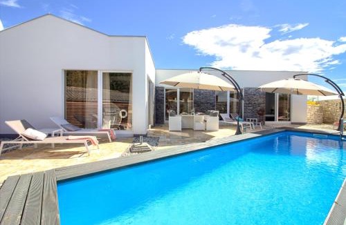 Kanfanar Villa | Charming villa Darte with private pool near Rovinj, extra pool heating available