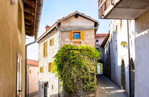 Ajdovscina House | Charming Villa Irena Gem of Vipava Valley, Ajdovščina, Slovenia