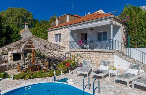 Plat House | Charming Villa Svagusa with Sea View
