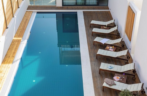 Borak House | Charming Villa with WiFi, fitness room in enchanting Omiš