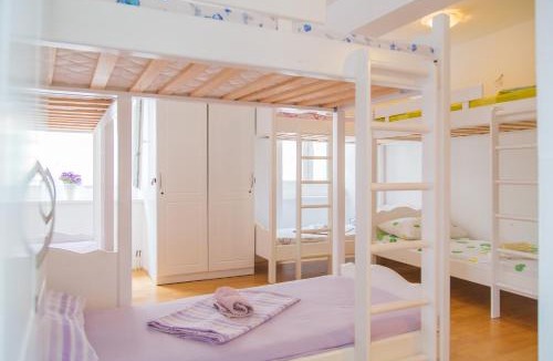 Hvar Old Town Hostel | Cheap Sleep Marinero