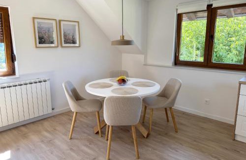 Seliste Apartment | Cherry Hill Loft