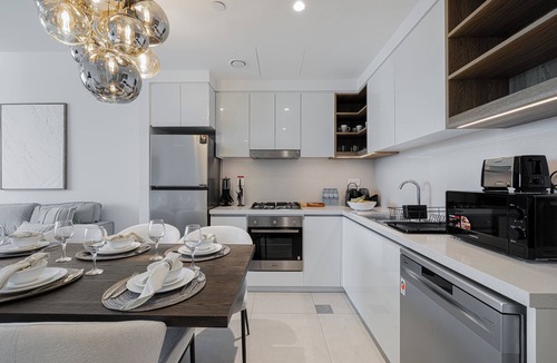 Za'abeel 2 Apartment | Chic 2-bed apartment with Full Burj View in vibrant Dubai - WiFi and AC incl.