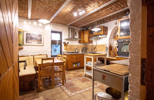 Bucharest City-Centre Villa | Chic 'Petit Paris' Villa: A Blend of Art&Comfort