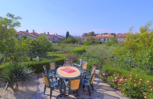 Brulo Apartment | Chopin offers two bedrooms, two bathrooms, two loggias, sea views, top location