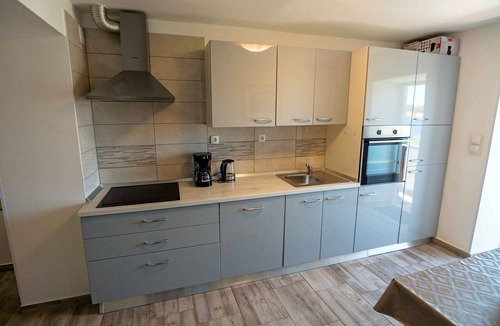Rab Town Apartment | Classic One Bedroom Apartment with Sea View and Terrace